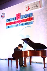 Göçmen Sanatçı Tambi Cimuk